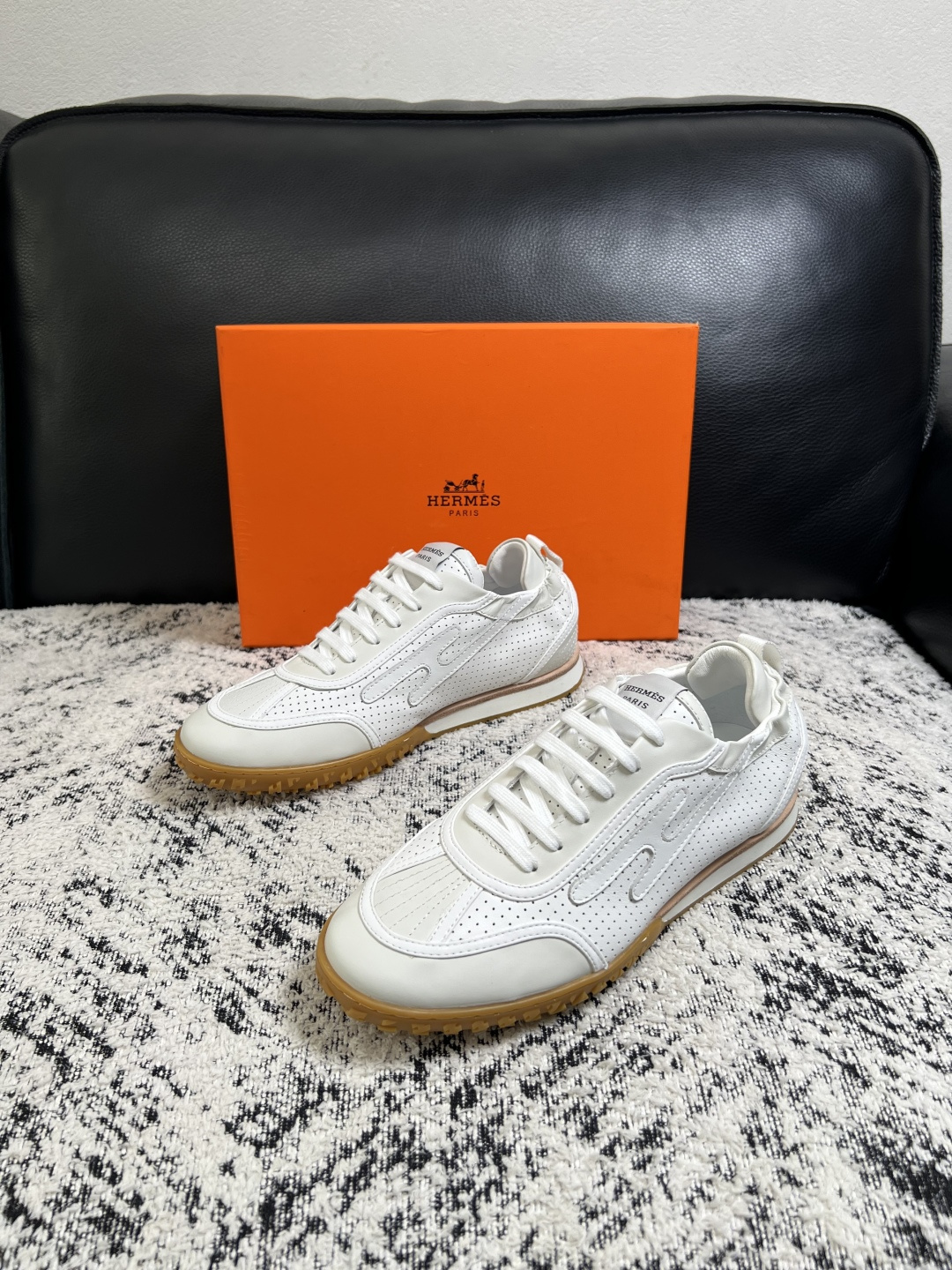 Hermes  高品质  顶级工艺品  爱马仕 专柜同步发售原厂配置，意大利进口原版牛皮面料，高品质拼接工艺，全进口水染