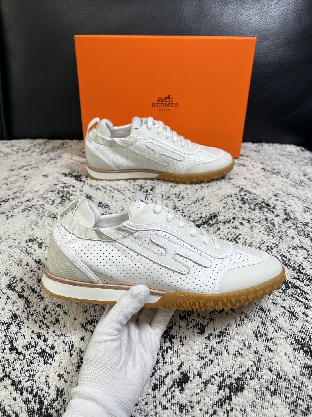 Hermes  高品质  顶级工艺品  爱马仕 专柜同步发售原厂配置，意大利进口原版牛皮面料，高品质拼接工艺，全进口水染