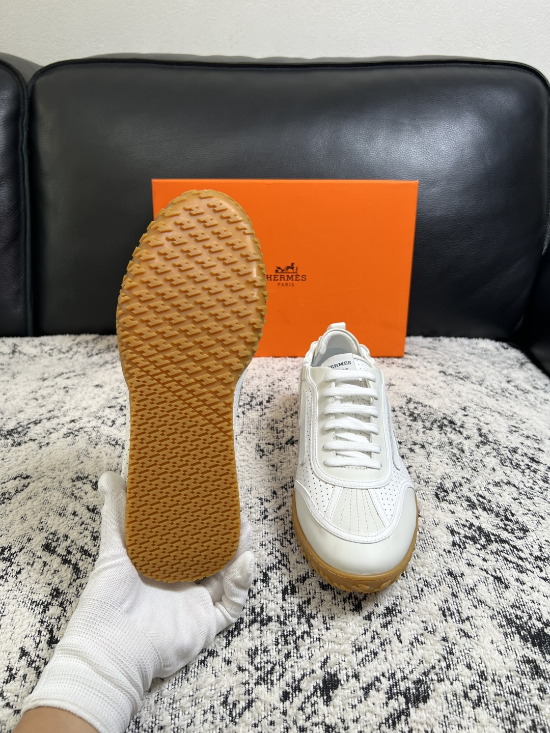 Hermes  高品质  顶级工艺品  爱马仕 专柜同步发售原厂配置，意大利进口原版牛皮面料，高品质拼接工艺，全进口水染