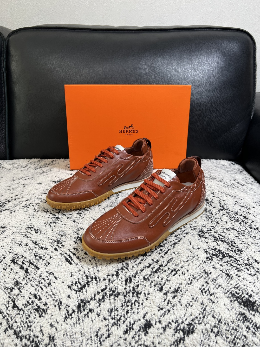 Hermes  高品质  顶级工艺品  爱马仕 专柜同步发售原厂配置，意大利进口原版牛皮面料，高品质拼接工艺，全进口水染