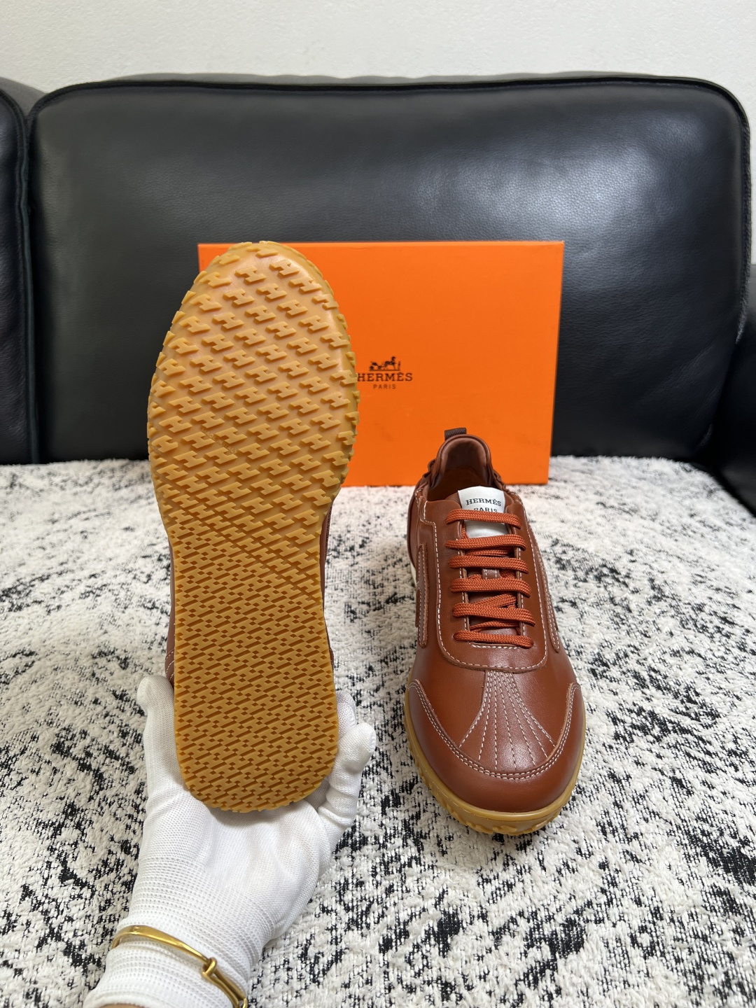 Hermes  高品质  顶级工艺品  爱马仕 专柜同步发售原厂配置，意大利进口原版牛皮面料，高品质拼接工艺，全进口水染