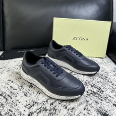 ⚠️只换码不退⚠️ Zegna 高品质 顶级工艺品 杰尼亚 专柜新款原厂配置,意大利进口牛皮面料,进口牛里垫 ⚠️只换码不退⚠️ Zegna 高品质 顶级工艺品 杰尼亚 专柜新款原厂配置,意大利进口牛皮面料,进口牛里垫