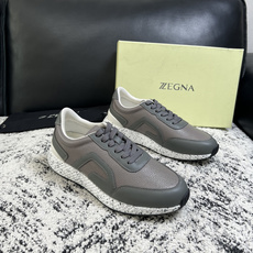 ⚠️只换码不退⚠️ Zegna 高品质 顶级工艺品 杰尼亚 专柜新款原厂配置,意大利进口牛皮面料,进口牛里垫 ⚠️只换码不退⚠️ Zegna 高品质 顶级工艺品 杰尼亚 专柜新款原厂配置,意大利进口牛皮面料,进口牛里垫