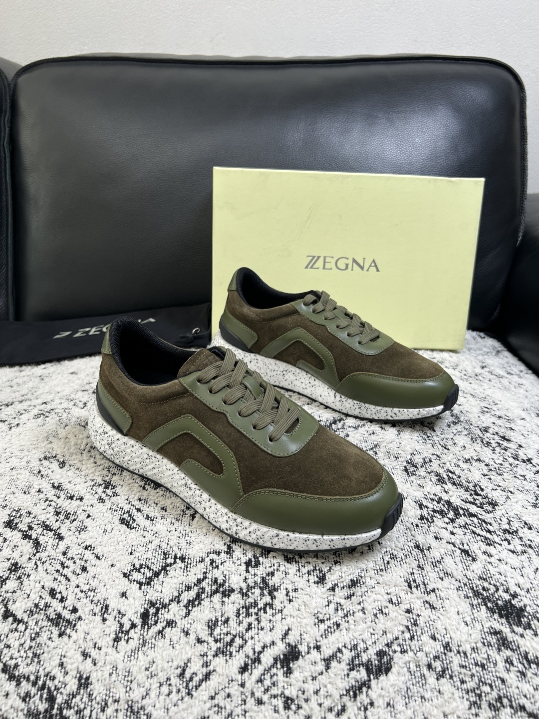 ⚠️只换码不退⚠️ Zegna 高品质 顶级工艺品 杰尼亚 专柜新款原厂配置,意大利进口牛皮面料,进口牛里垫 ⚠️只换码不退⚠️ Zegna 高品质 顶级工艺品 杰尼亚 专柜新款原厂配置,意大利进口牛皮面料,进口牛里垫