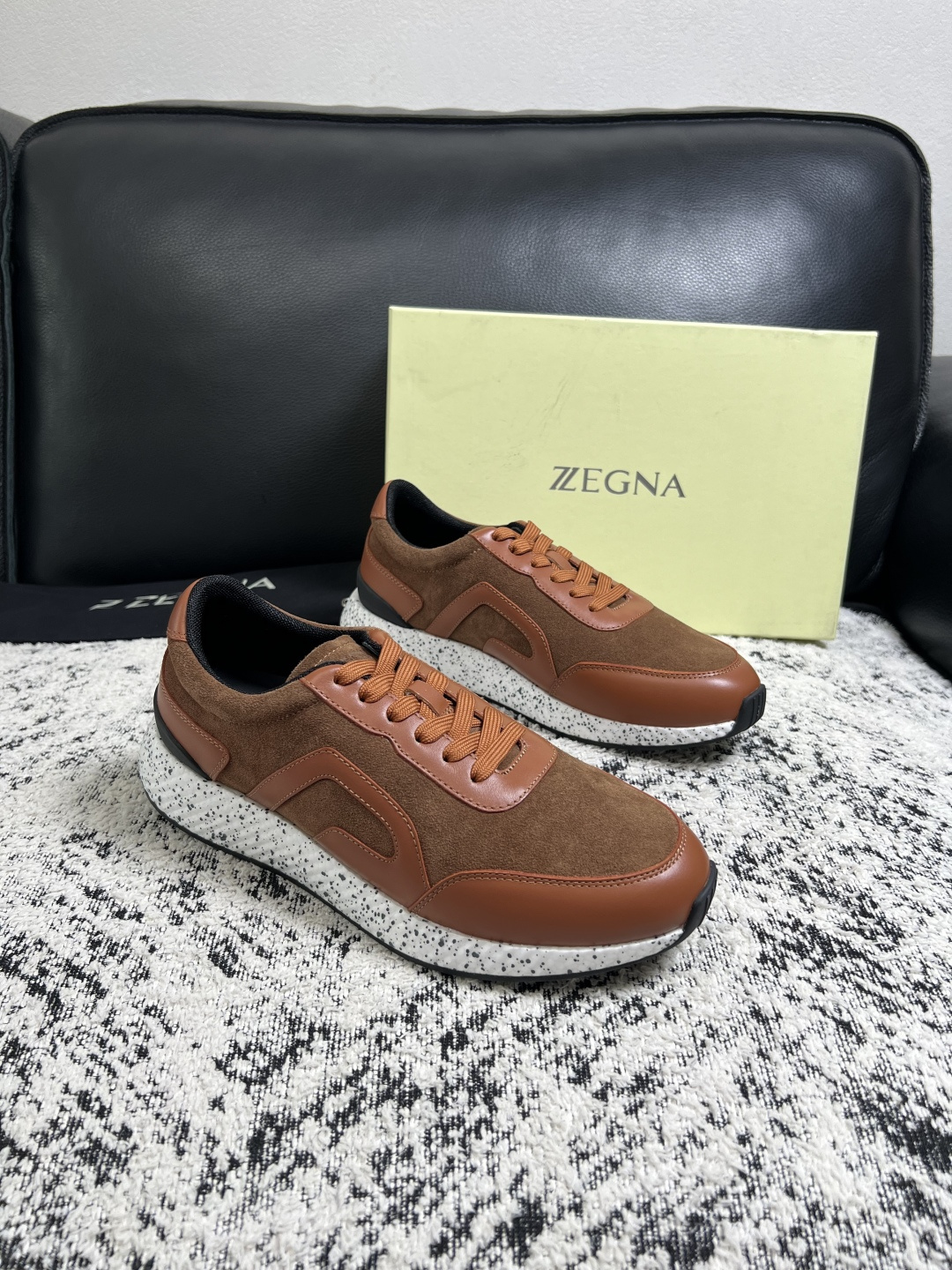 ⚠️只换码不退⚠️ Zegna 高品质 顶级工艺品 杰尼亚 专柜新款原厂配置,意大利进口牛皮面料,进口牛里垫 ⚠️只换码不退⚠️ Zegna 高品质 顶级工艺品 杰尼亚 专柜新款原厂配置,意大利进口牛皮面料,进口牛里垫