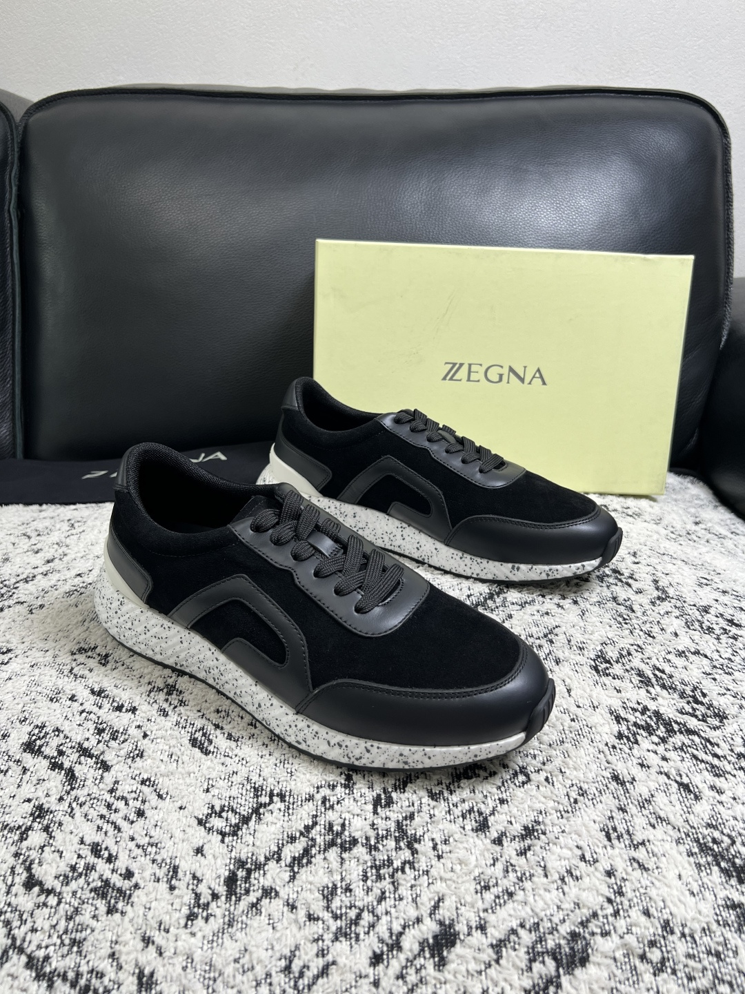 ⚠️只换码不退⚠️ Zegna 高品质 顶级工艺品 杰尼亚 专柜新款原厂配置,意大利进口牛皮面料,进口牛里垫 ⚠️只换码不退⚠️ Zegna 高品质 顶级工艺品 杰尼亚 专柜新款原厂配置,意大利进口牛皮面料,进口牛里垫