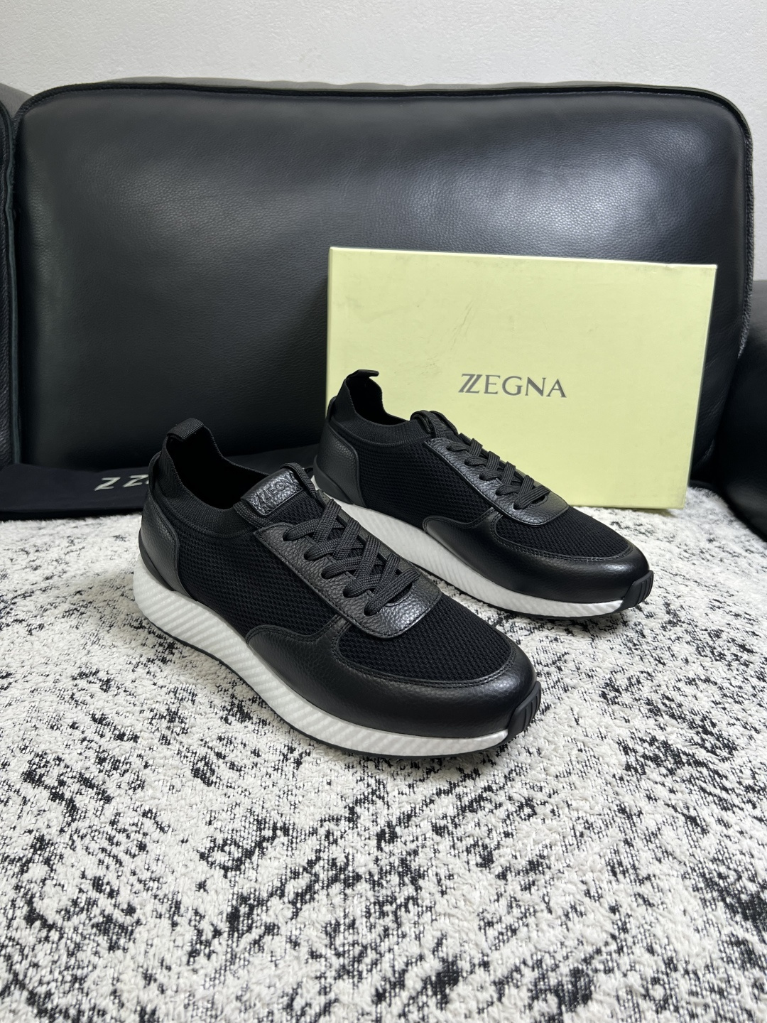 ⚠️只换码不退⚠️ Zegna 高品质 顶级工艺品 杰尼亚 专柜新款原厂配置,意大利进口牛皮面料,进口牛里垫 ⚠️只换码不退⚠️ Zegna 高品质 顶级工艺品 杰尼亚 专柜新款原厂配置,意大利进口牛皮面料,进口牛里垫