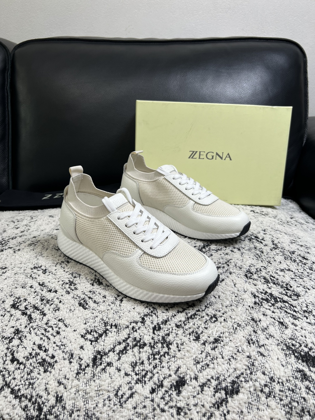 ⚠️只换码不退⚠️ Zegna 高品质 顶级工艺品 杰尼亚 专柜新款原厂配置,意大利进口牛皮面料,进口牛里垫 ⚠️只换码不退⚠️ Zegna 高品质 顶级工艺品 杰尼亚 专柜新款原厂配置,意大利进口牛皮面料,进口牛里垫