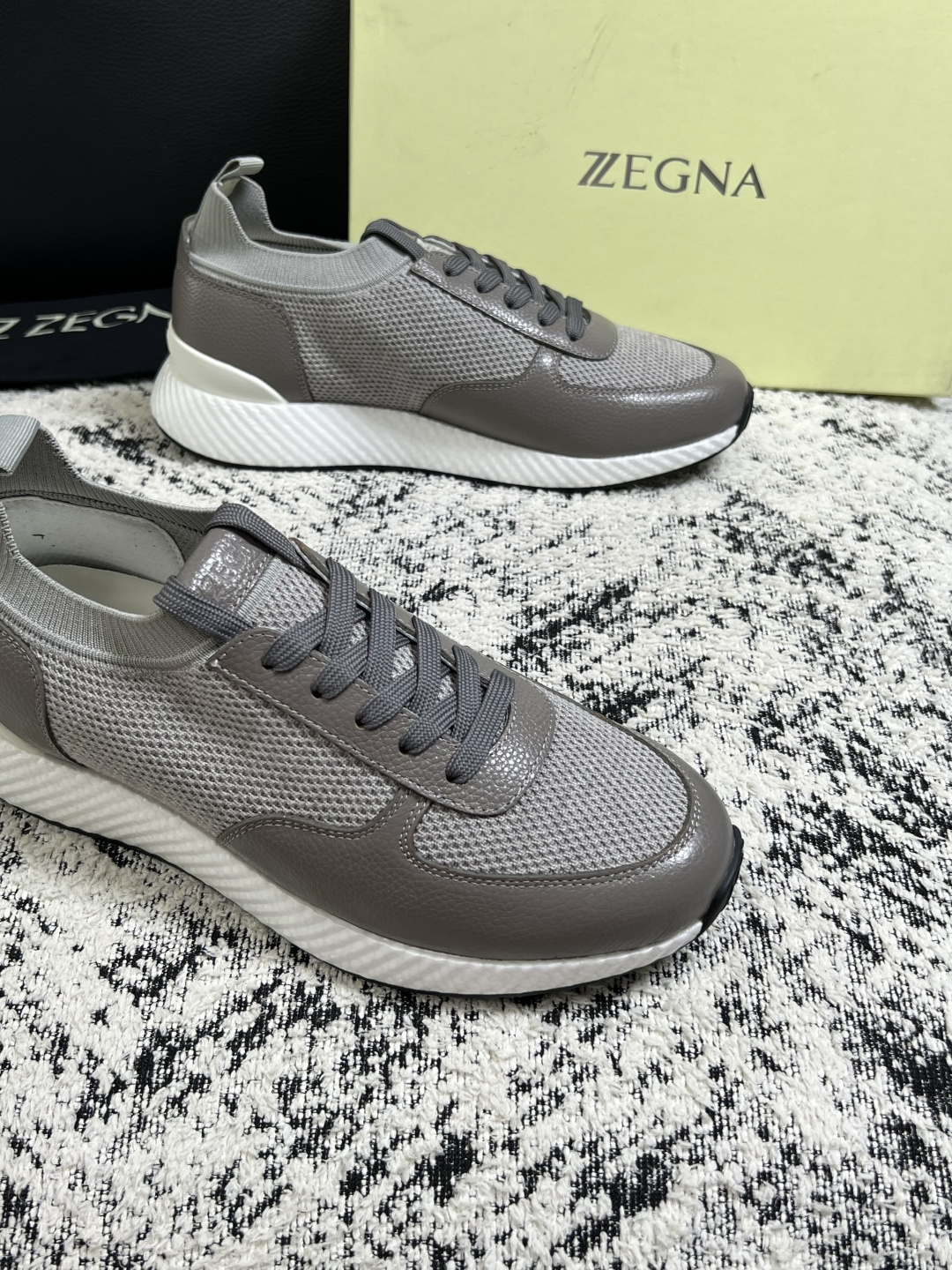 ⚠️只换码不退⚠️   Zegna  高品质  顶级工艺品  杰尼亚  专柜新款原厂配置，意大利进口牛皮面料，进口牛里垫