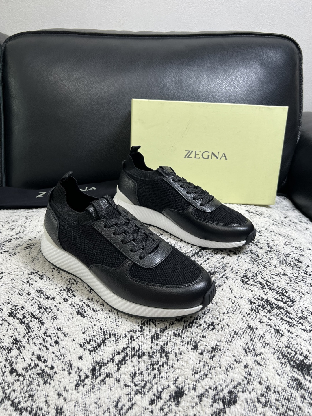 ⚠️只换码不退⚠️ Zegna 高品质 顶级工艺品 杰尼亚 专柜新款原厂配置,意大利进口牛皮面料,进口牛里垫 ⚠️只换码不退⚠️ Zegna 高品质 顶级工艺品 杰尼亚 专柜新款原厂配置,意大利进口牛皮面料,进口牛里垫