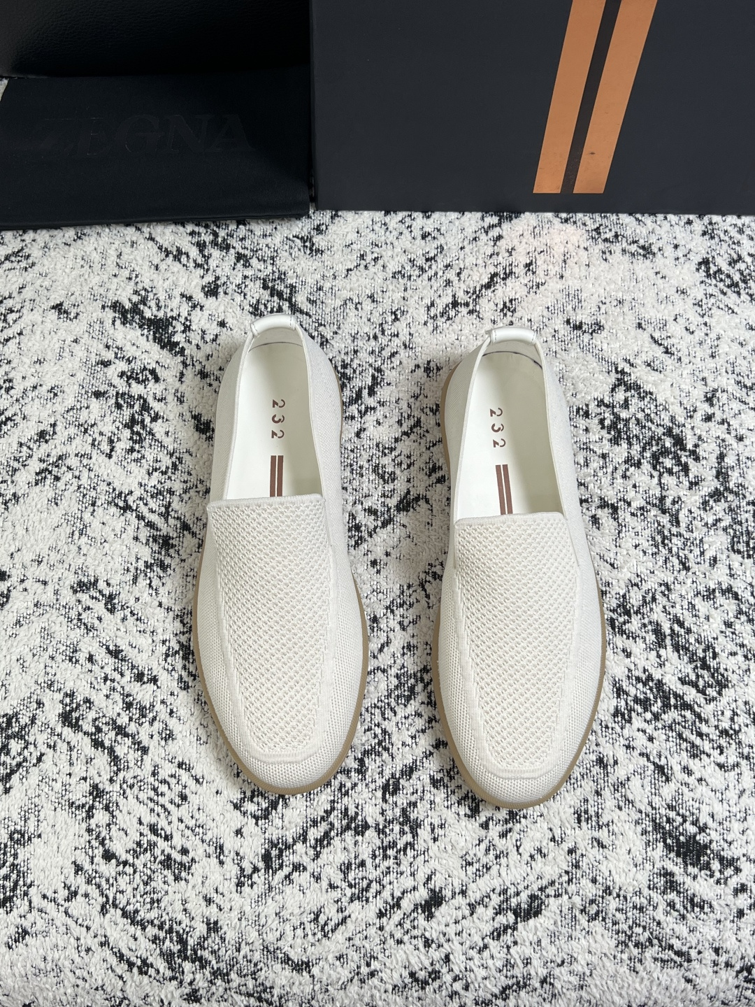 ⚠️只换码不退⚠️   Zegna  高品质  顶级工艺品  杰尼亚  专柜新款原厂配置，意大利进口牛皮面料，进口牛里垫