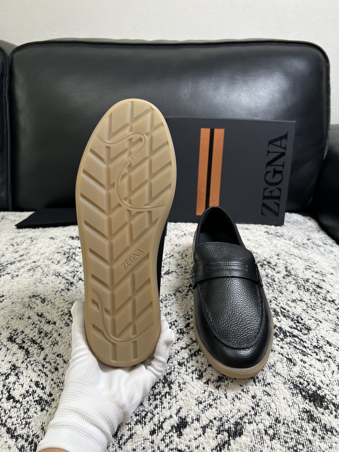 ⚠️只换码不退⚠️   Zegna  高品质  顶级工艺品  杰尼亚  专柜新款原厂配置，意大利进口牛皮面料，进口牛里垫