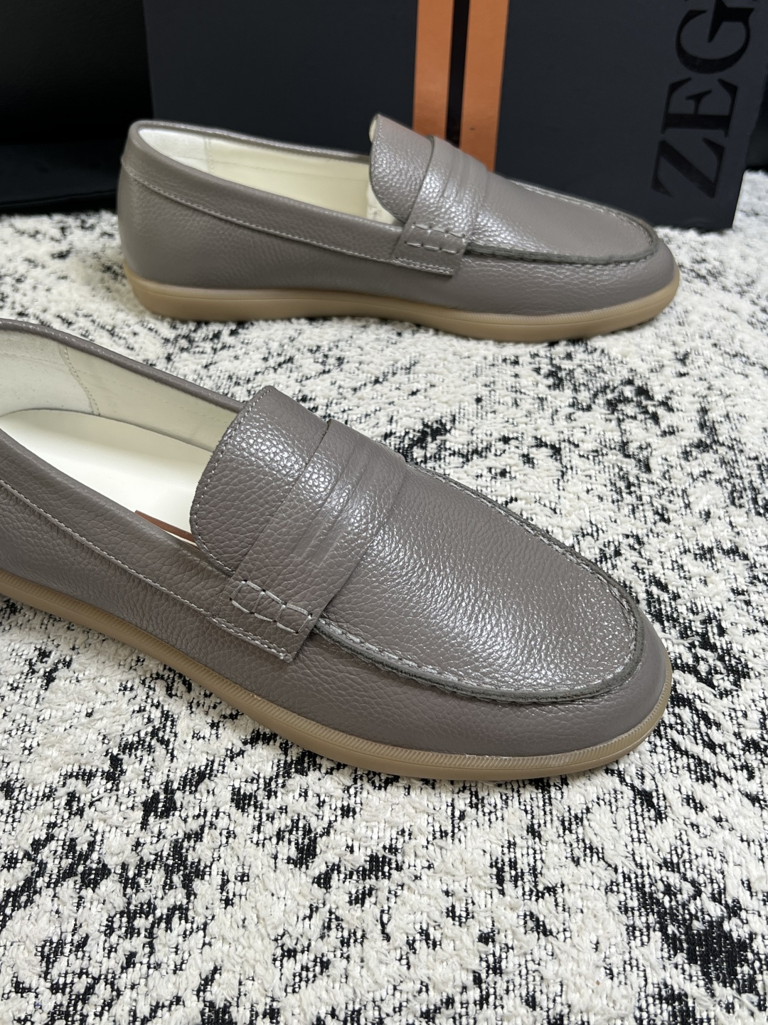 ⚠️只换码不退⚠️   Zegna  高品质  顶级工艺品  杰尼亚  专柜新款原厂配置，意大利进口牛皮面料，进口牛里垫