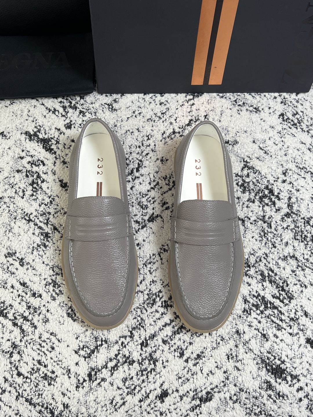 ⚠️只换码不退⚠️   Zegna  高品质  顶级工艺品  杰尼亚  专柜新款原厂配置，意大利进口牛皮面料，进口牛里垫