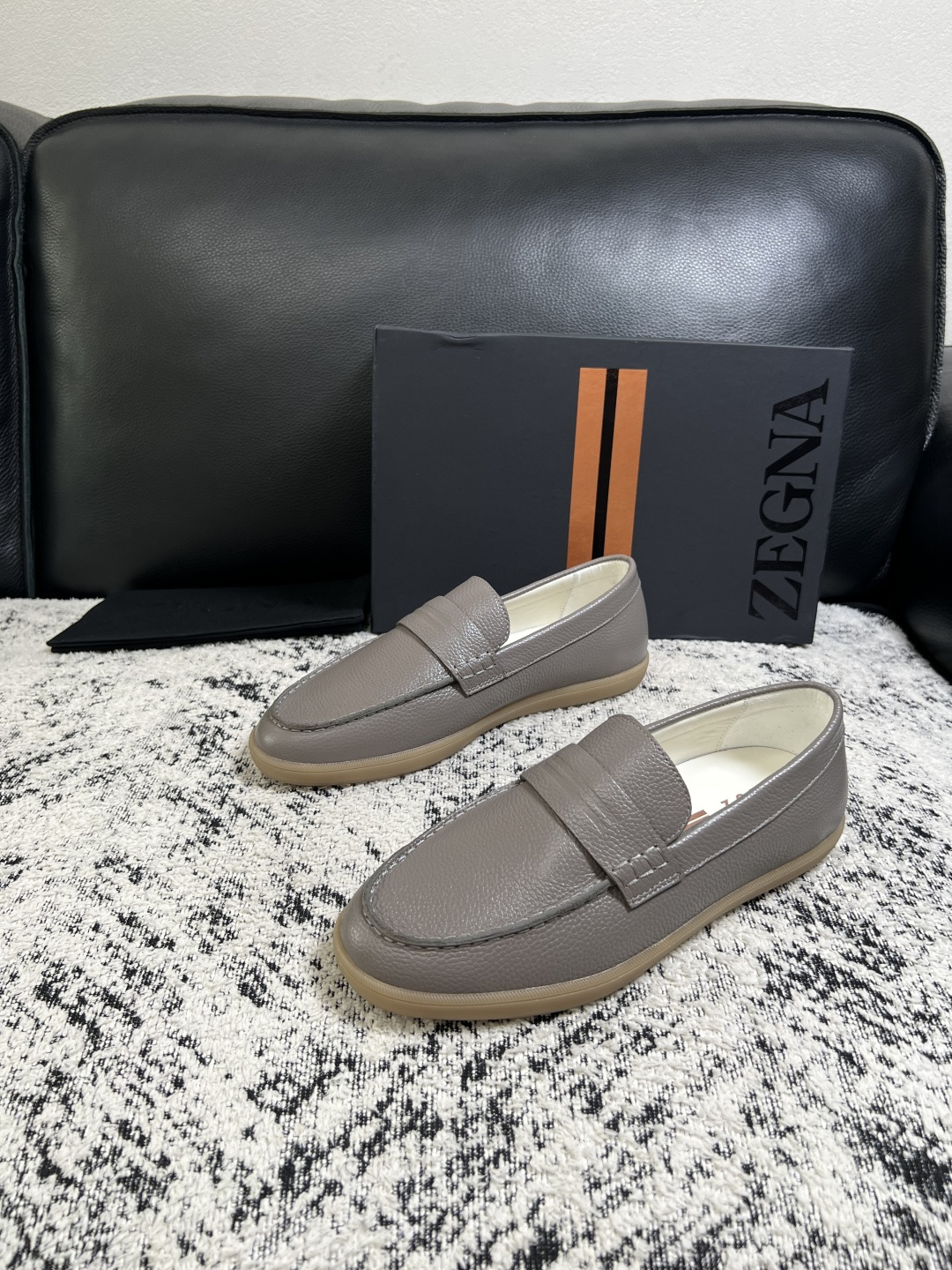 ⚠️只换码不退⚠️   Zegna  高品质  顶级工艺品  杰尼亚  专柜新款原厂配置，意大利进口牛皮面料，进口牛里垫