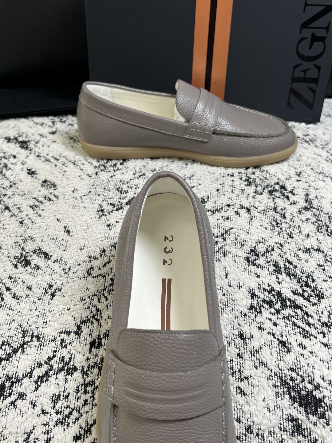 ⚠️只换码不退⚠️   Zegna  高品质  顶级工艺品  杰尼亚  专柜新款原厂配置，意大利进口牛皮面料，进口牛里垫