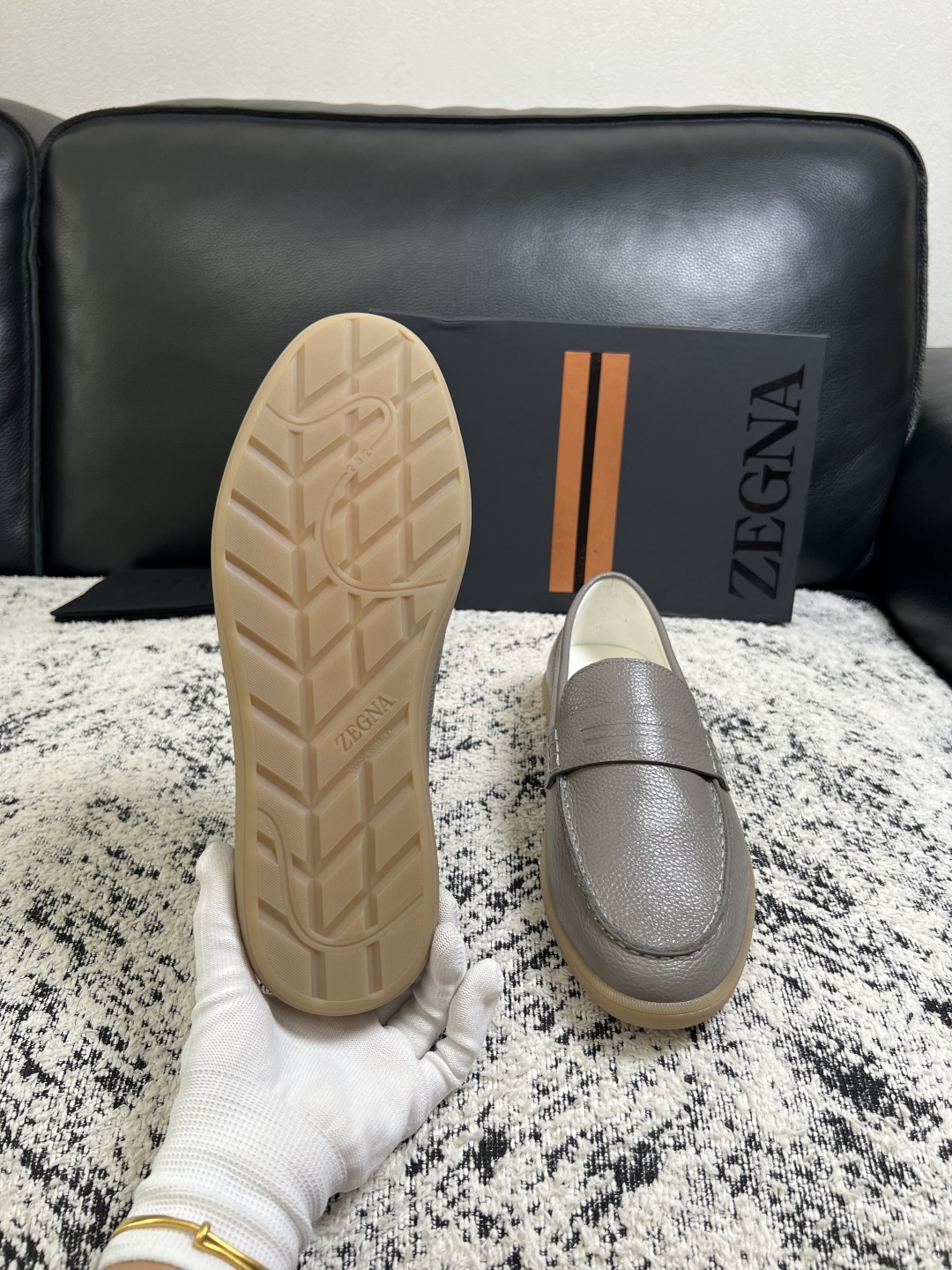 ⚠️只换码不退⚠️   Zegna  高品质  顶级工艺品  杰尼亚  专柜新款原厂配置，意大利进口牛皮面料，进口牛里垫