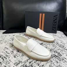 ⚠️只换码不退⚠️ Zegna 高品质 顶级工艺品 杰尼亚 专柜新款原厂配置,意大利进口牛皮面料,进口牛里垫 ⚠️只换码不退⚠️ Zegna 高品质 顶级工艺品 杰尼亚 专柜新款原厂配置,意大利进口牛皮面料,进口牛里垫