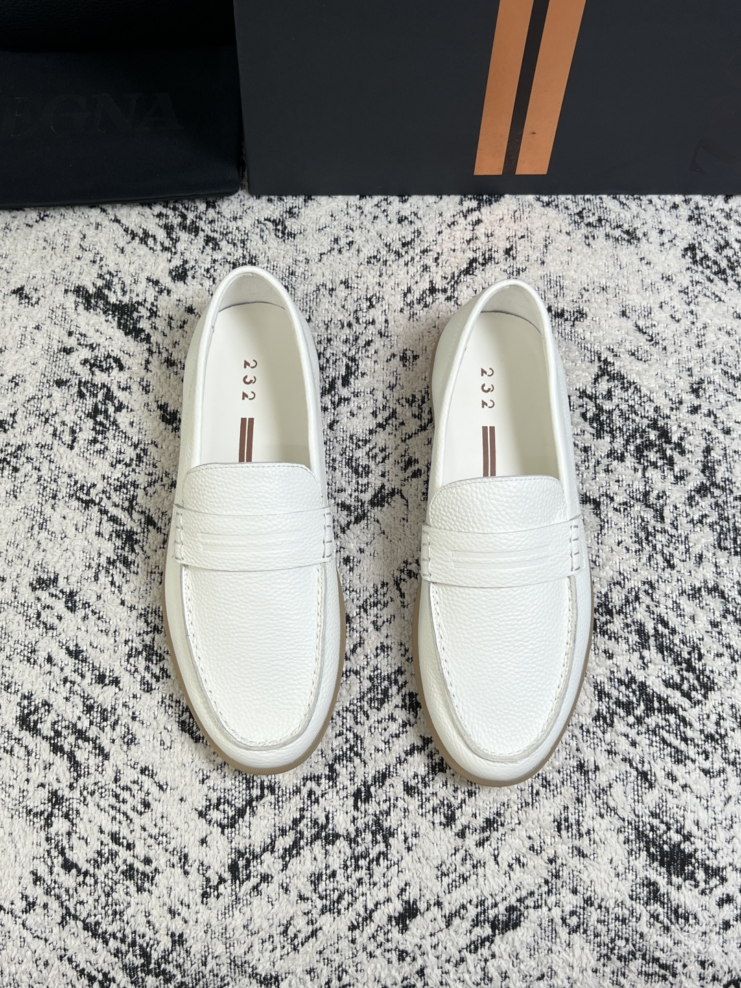 ⚠️只换码不退⚠️   Zegna  高品质  顶级工艺品  杰尼亚  专柜新款原厂配置，意大利进口牛皮面料，进口牛里垫