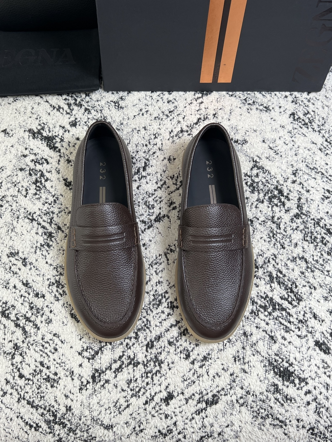 ⚠️只换码不退⚠️   Zegna  高品质  顶级工艺品  杰尼亚  专柜新款原厂配置，意大利进口牛皮面料，进口牛里垫