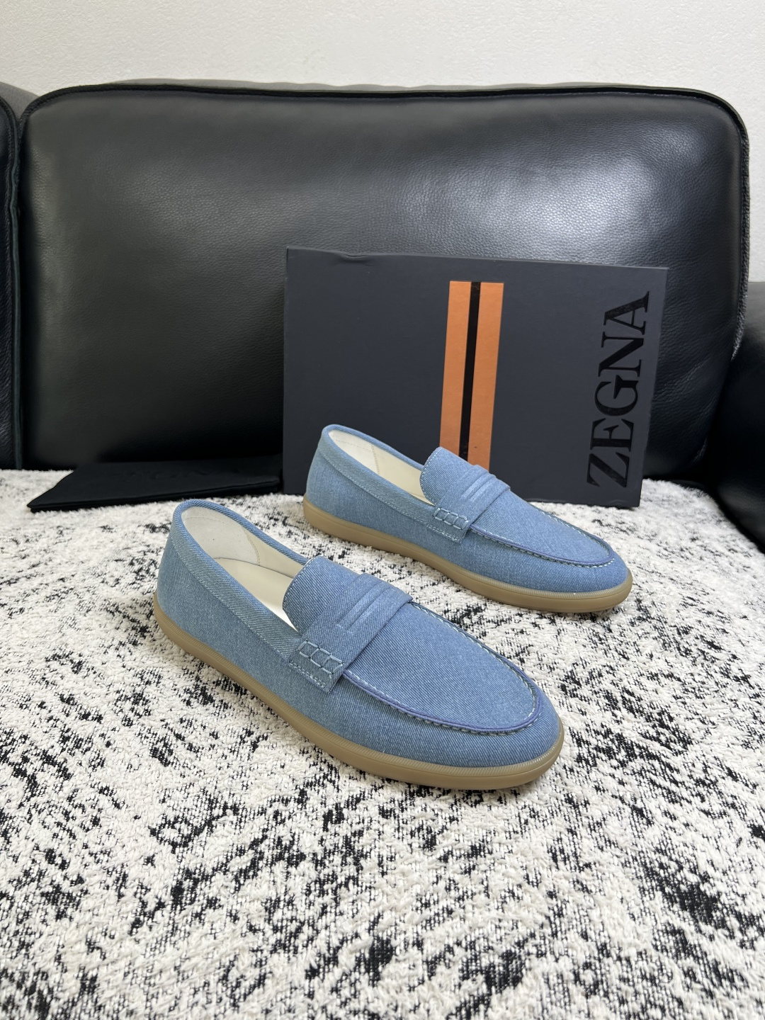 ⚠️只换码不退⚠️ Zegna 高品质 顶级工艺品 杰尼亚 专柜新款原厂配置,意大利进口牛皮面料,进口牛里垫 ⚠️只换码不退⚠️ Zegna 高品质 顶级工艺品 杰尼亚 专柜新款原厂配置,意大利进口牛皮面料,进口牛里垫