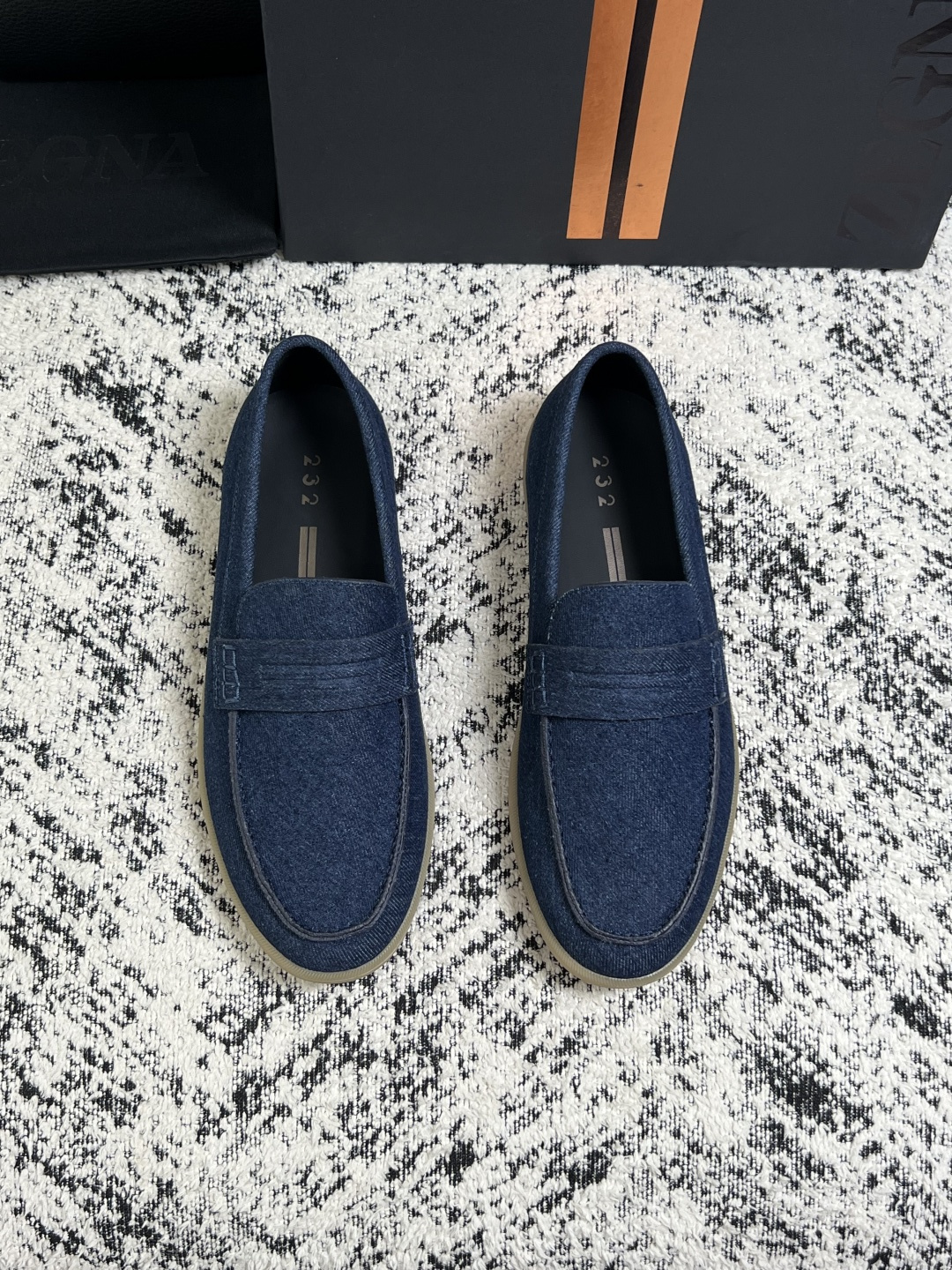 ⚠️只换码不退⚠️   Zegna  高品质  顶级工艺品  杰尼亚  专柜新款原厂配置，意大利进口牛皮面料，进口牛里垫