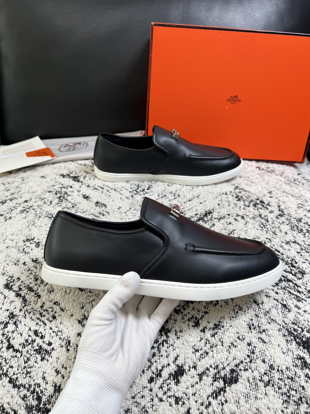 Hermes  高品质  顶级工艺品  爱马仕 专柜同步发售原厂配置，意大利进口原版牛皮面料，高品质拼接工艺，全进口水染