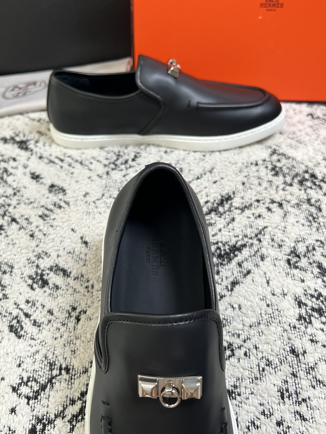 Hermes  高品质  顶级工艺品  爱马仕 专柜同步发售原厂配置，意大利进口原版牛皮面料，高品质拼接工艺，全进口水染