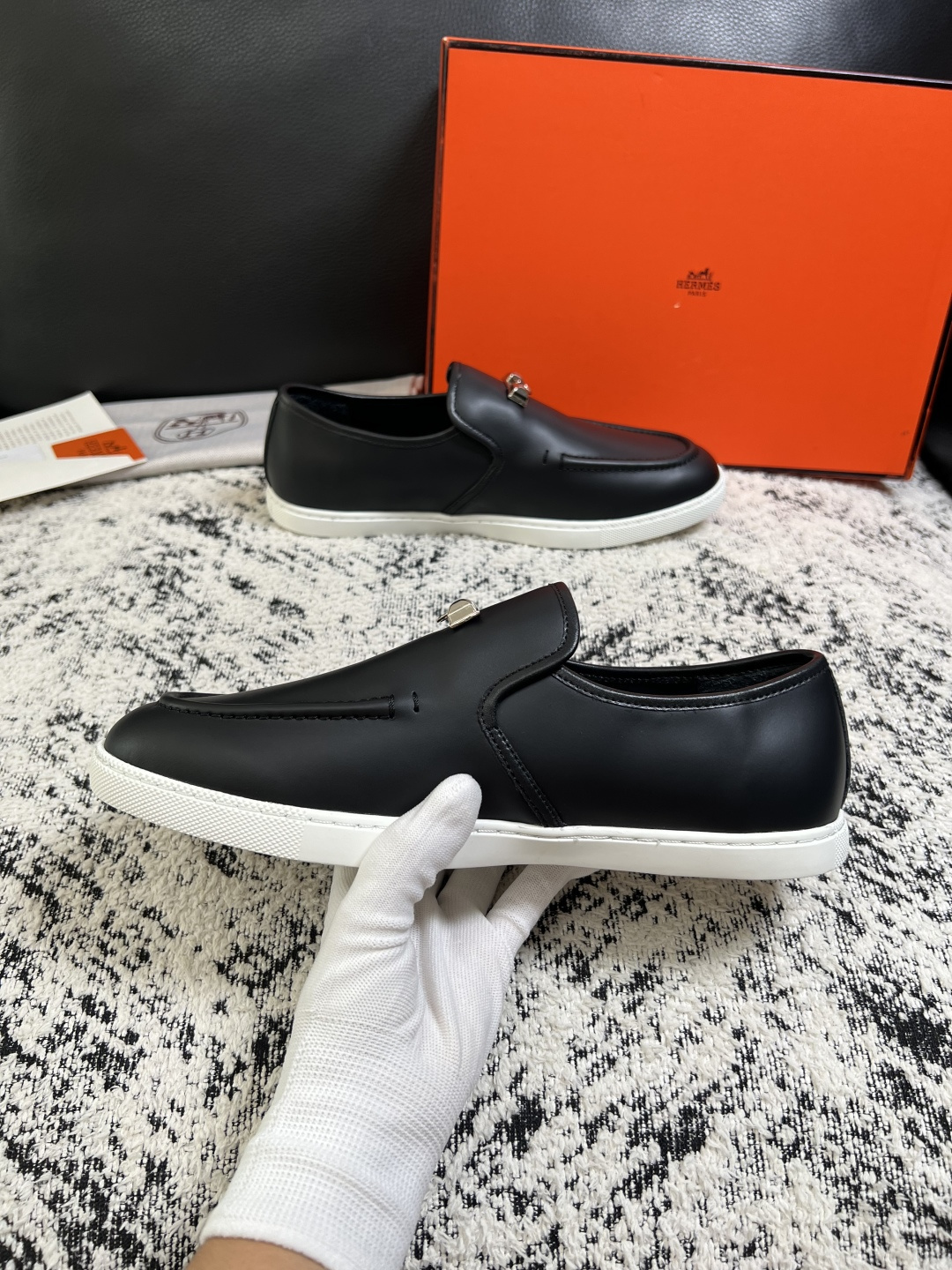 Hermes  高品质  顶级工艺品  爱马仕 专柜同步发售原厂配置，意大利进口原版牛皮面料，高品质拼接工艺，全进口水染