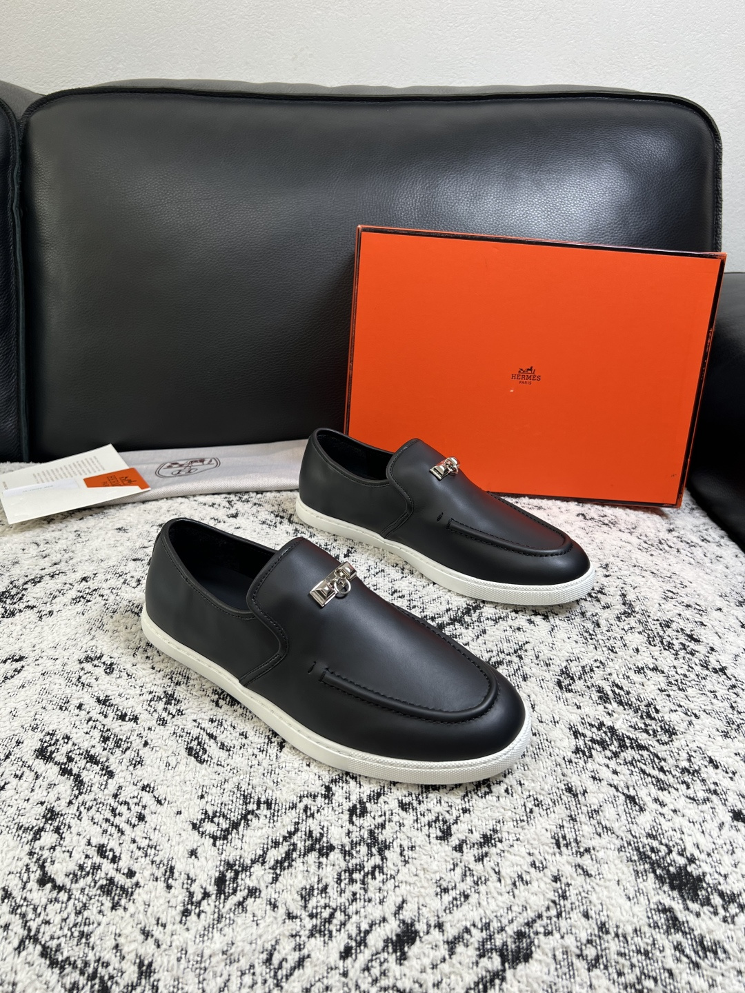 Hermes 高品质 顶级工艺品 爱马仕 专柜同步发售原厂配置,意大利进口原版牛皮面料,高品质拼接工艺,全进口水染 Hermes 高品质 顶级工艺品 爱马仕 专柜同步发售原厂配置,意大利进口原版牛皮面料,高品质拼接工艺,全进口水染
