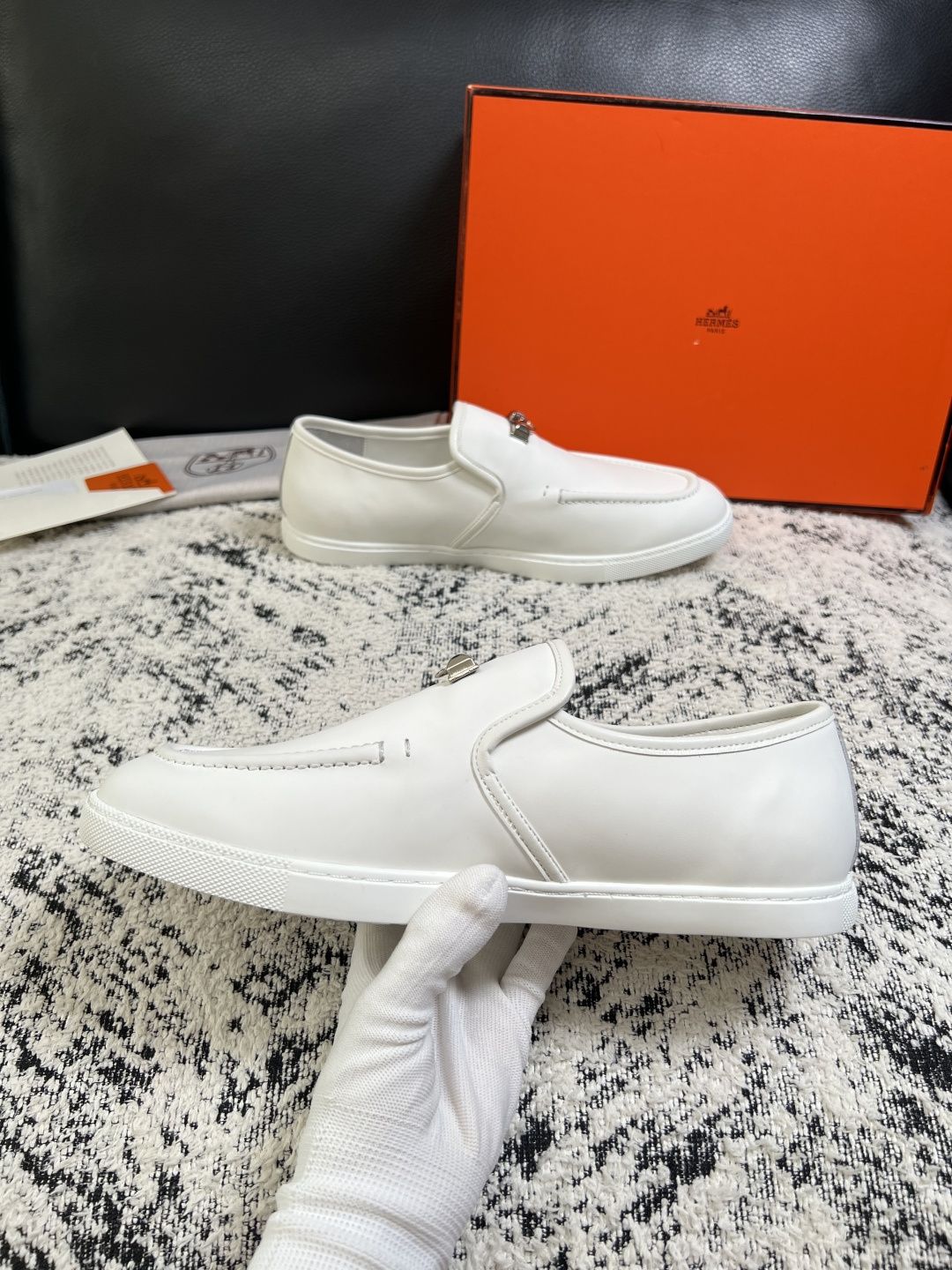 Hermes  高品质  顶级工艺品  爱马仕 专柜同步发售原厂配置，意大利进口原版牛皮面料，高品质拼接工艺，全进口水染