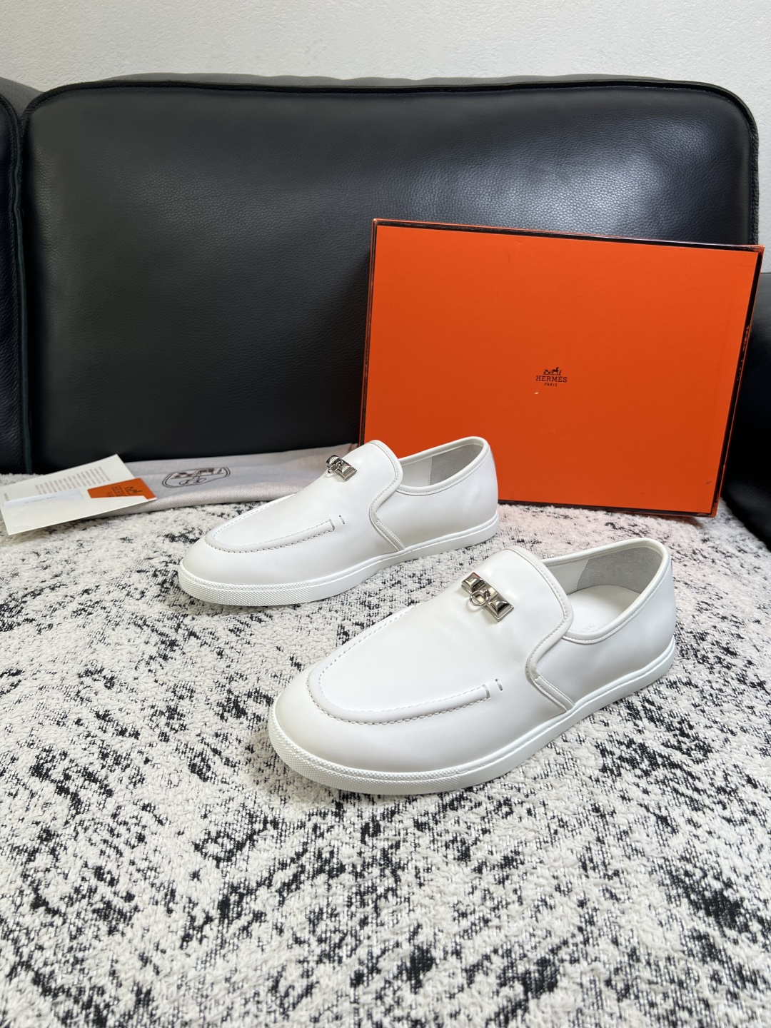 Hermes  高品质  顶级工艺品  爱马仕 专柜同步发售原厂配置，意大利进口原版牛皮面料，高品质拼接工艺，全进口水染