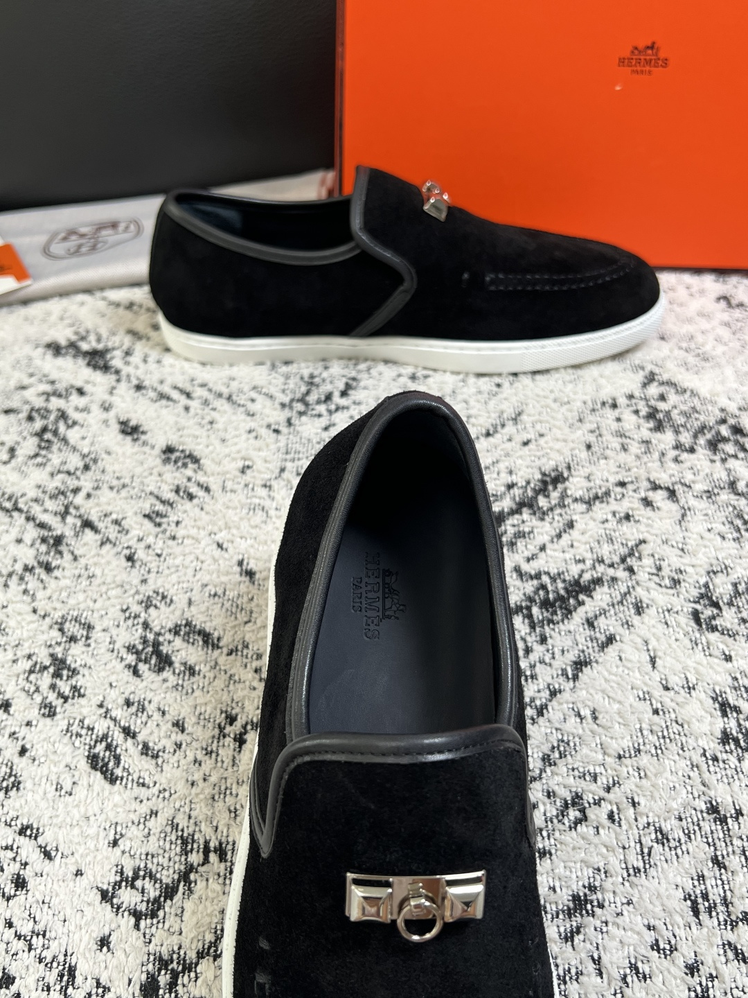 Hermes  高品质  顶级工艺品  爱马仕 专柜同步发售原厂配置，意大利进口原版牛皮面料，高品质拼接工艺，全进口水染