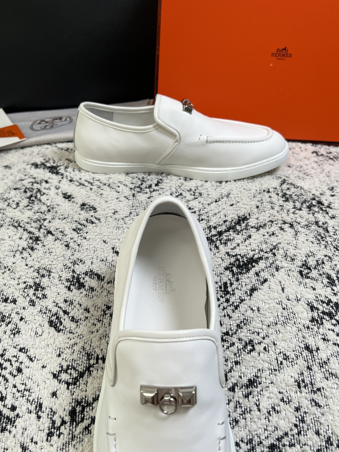 Hermes  高品质  顶级工艺品  爱马仕 专柜同步发售原厂配置，意大利进口原版牛皮面料，高品质拼接工艺，全进口水染