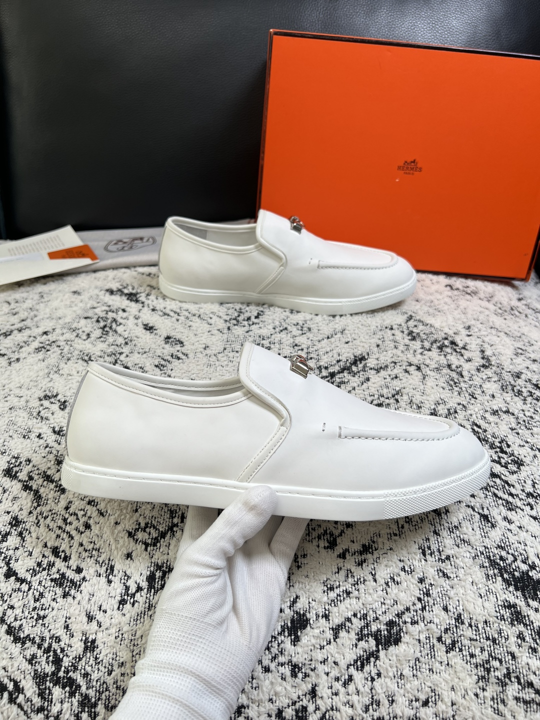 Hermes  高品质  顶级工艺品  爱马仕 专柜同步发售原厂配置，意大利进口原版牛皮面料，高品质拼接工艺，全进口水染