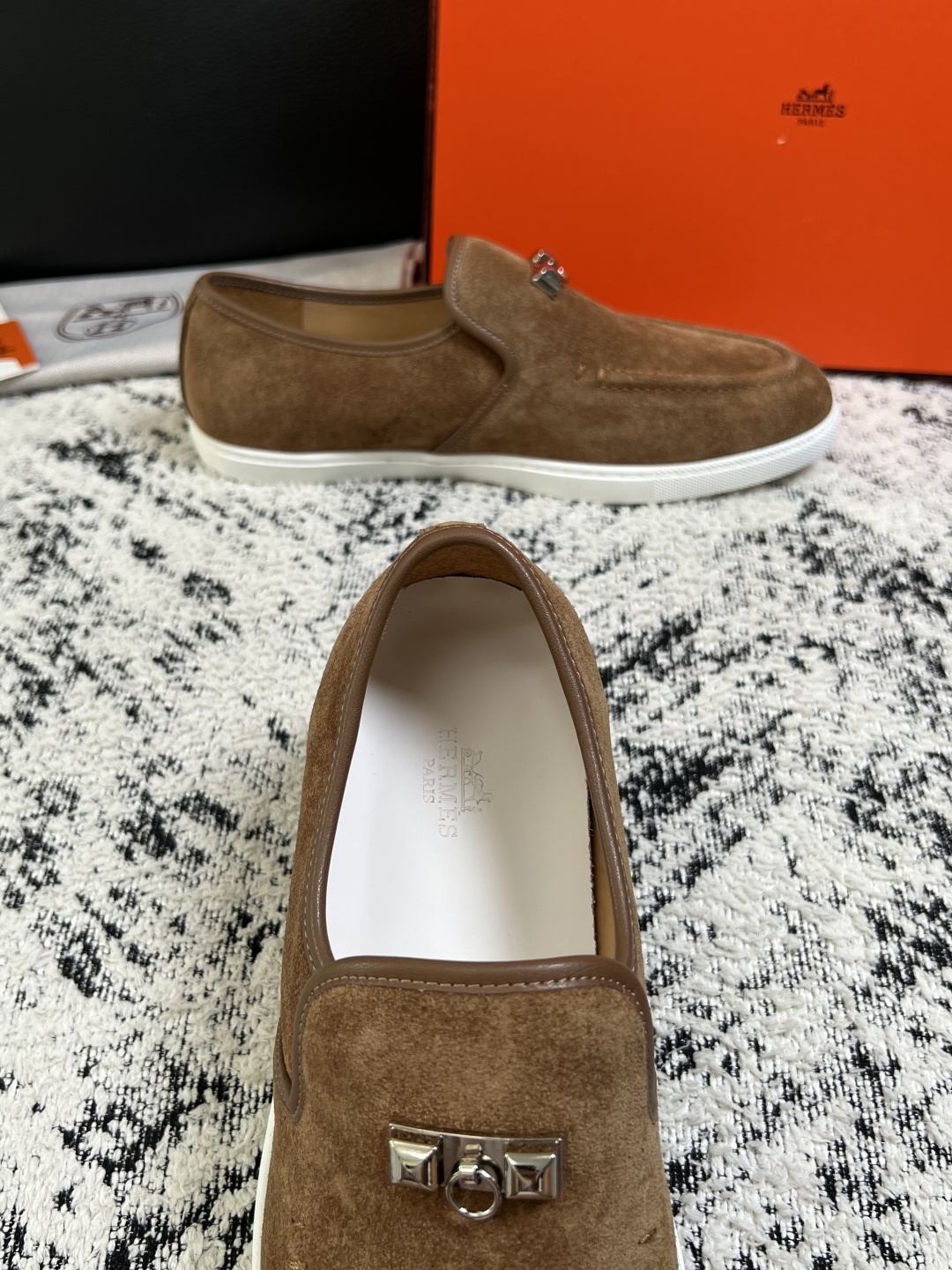Hermes  高品质  顶级工艺品  爱马仕 专柜同步发售原厂配置，意大利进口原版牛皮面料，高品质拼接工艺，全进口水染