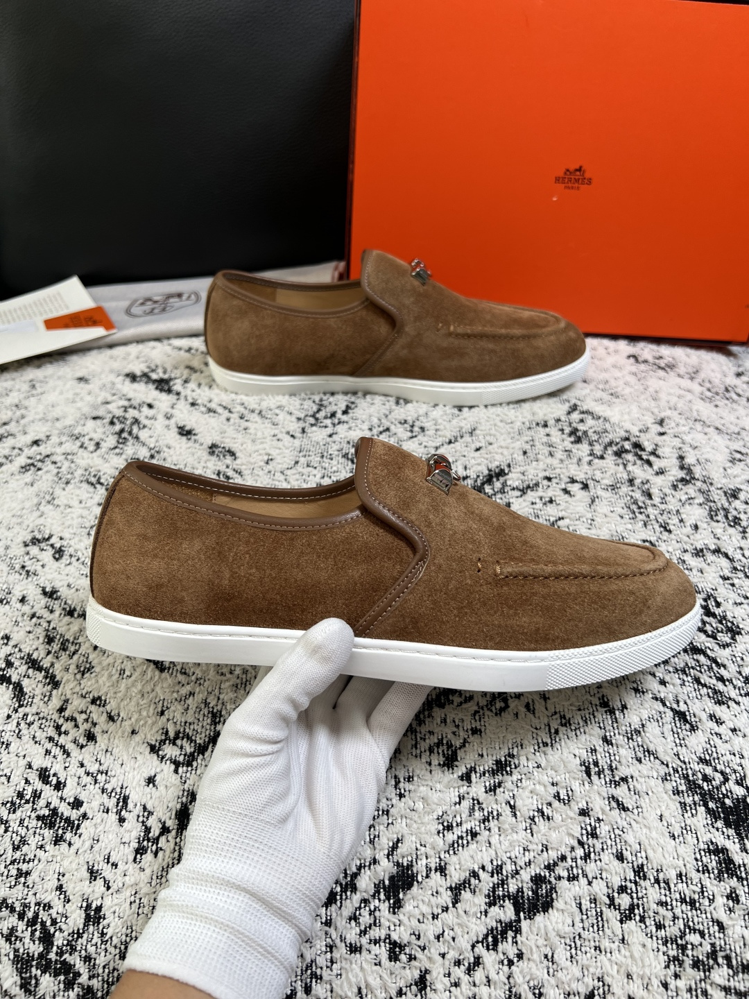 Hermes  高品质  顶级工艺品  爱马仕 专柜同步发售原厂配置，意大利进口原版牛皮面料，高品质拼接工艺，全进口水染