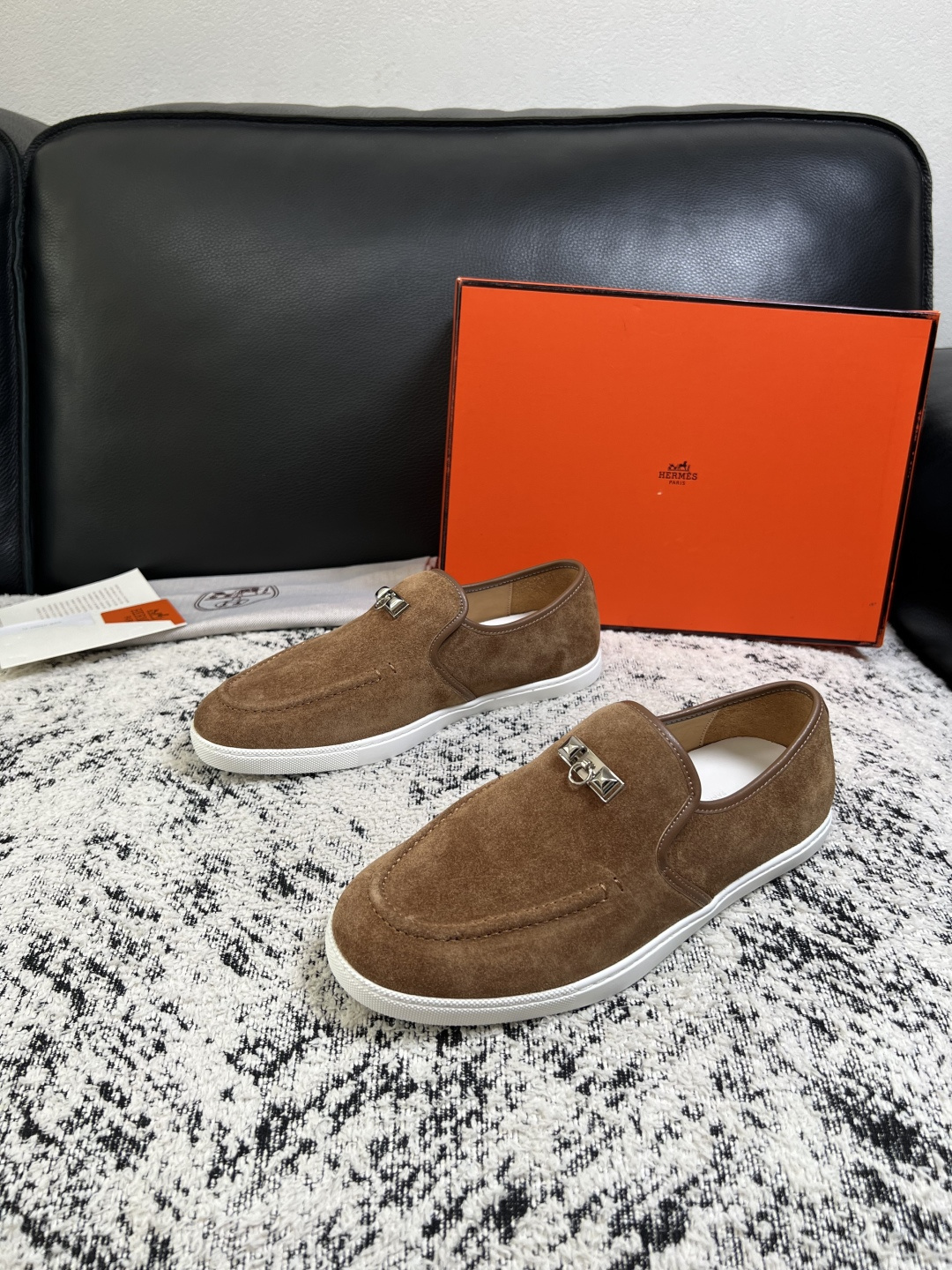 Hermes  高品质  顶级工艺品  爱马仕 专柜同步发售原厂配置，意大利进口原版牛皮面料，高品质拼接工艺，全进口水染