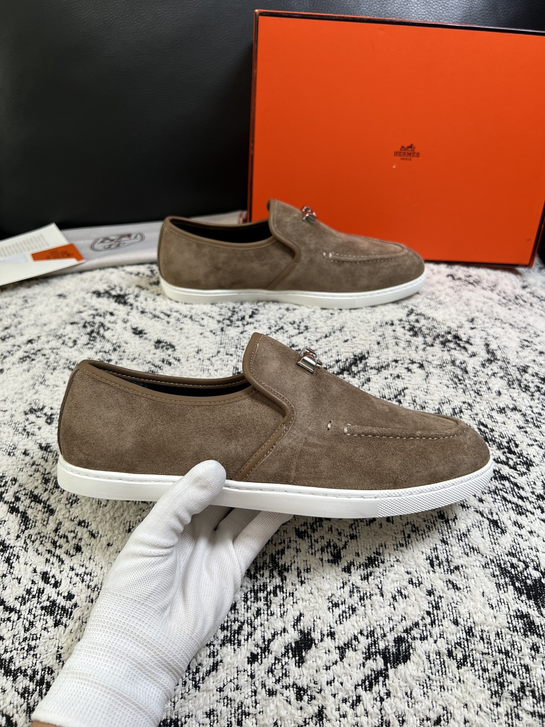 Hermes  高品质  顶级工艺品  爱马仕 专柜同步发售原厂配置，意大利进口原版牛皮面料，高品质拼接工艺，全进口水染