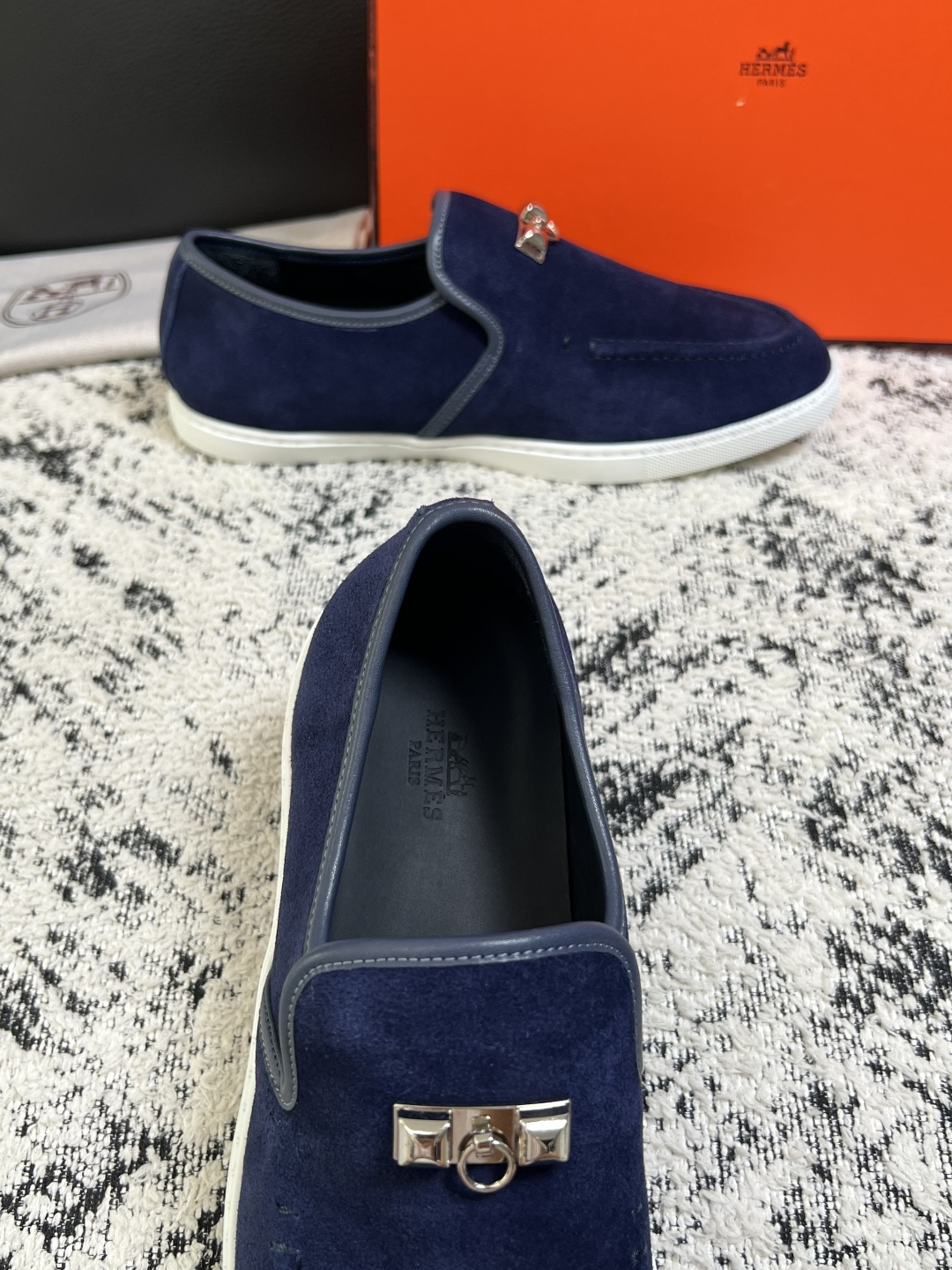 Hermes  高品质  顶级工艺品  爱马仕 专柜同步发售原厂配置，意大利进口原版牛皮面料，高品质拼接工艺，全进口水染