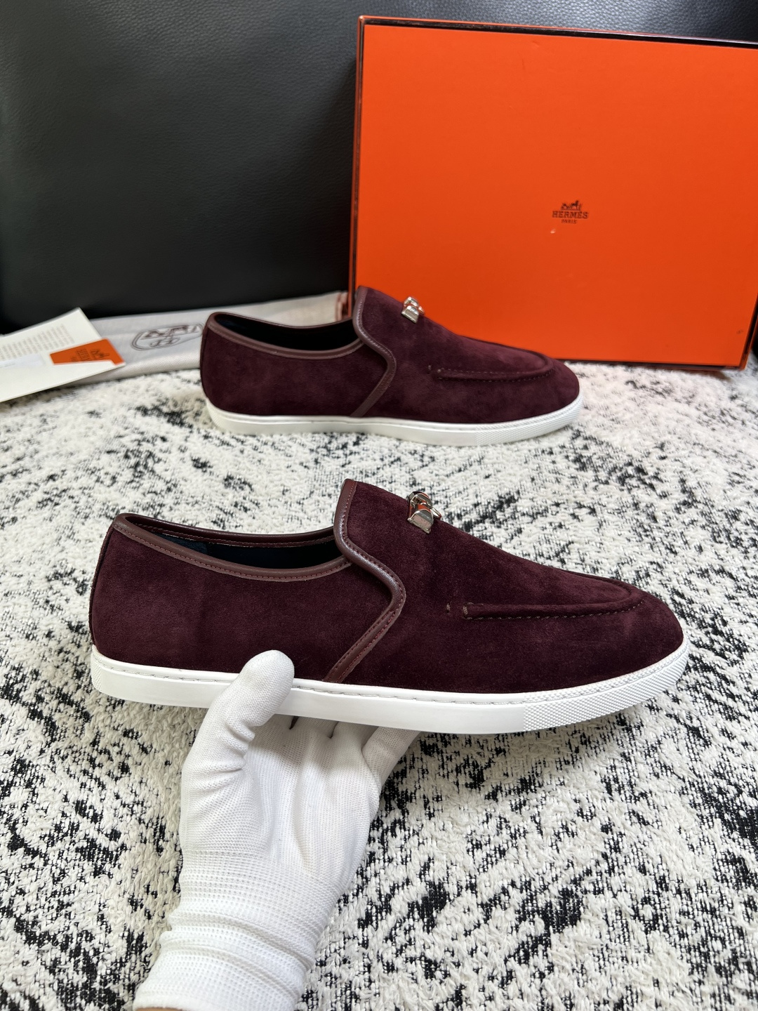 Hermes  高品质  顶级工艺品  爱马仕 专柜同步发售原厂配置，意大利进口原版牛皮面料，高品质拼接工艺，全进口水染