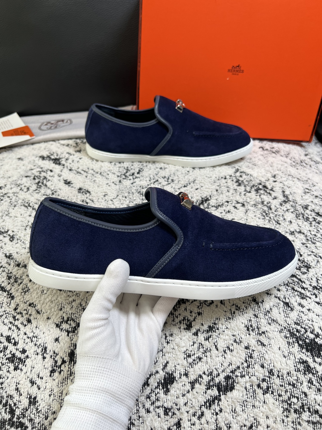 Hermes  高品质  顶级工艺品  爱马仕 专柜同步发售原厂配置，意大利进口原版牛皮面料，高品质拼接工艺，全进口水染