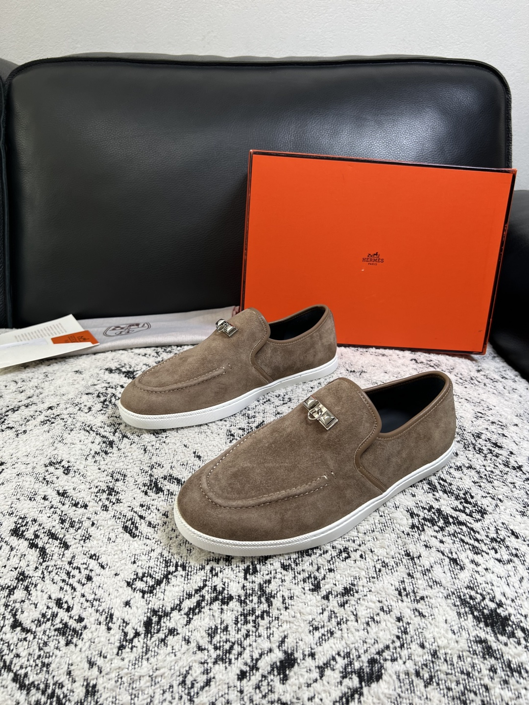 Hermes  高品质  顶级工艺品  爱马仕 专柜同步发售原厂配置，意大利进口原版牛皮面料，高品质拼接工艺，全进口水染