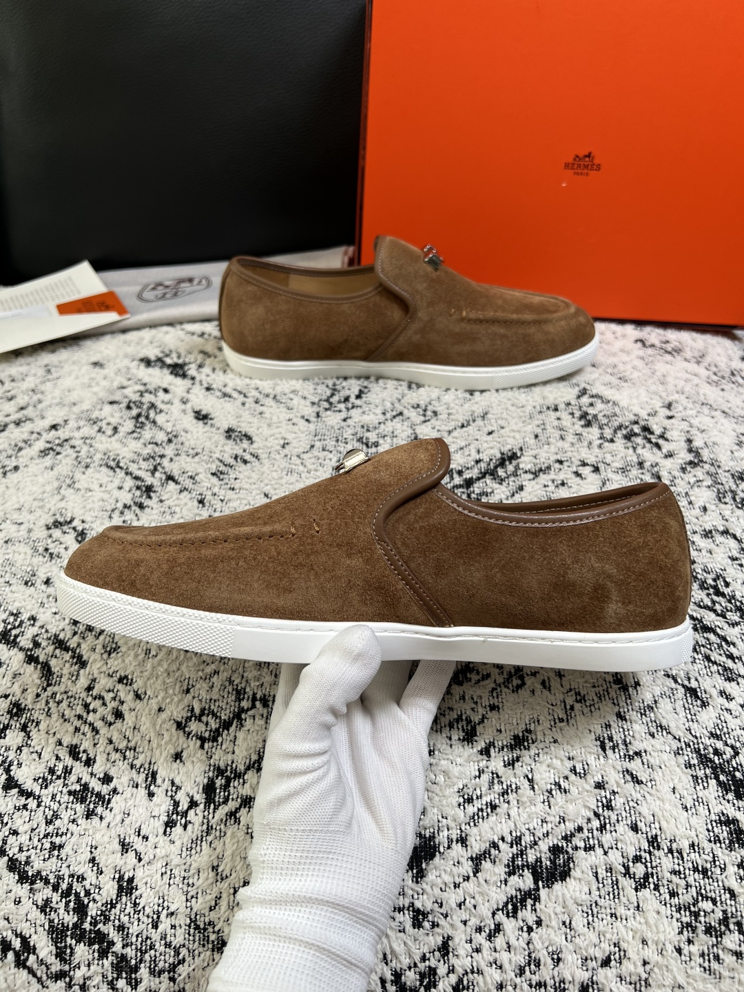 Hermes  高品质  顶级工艺品  爱马仕 专柜同步发售原厂配置，意大利进口原版牛皮面料，高品质拼接工艺，全进口水染