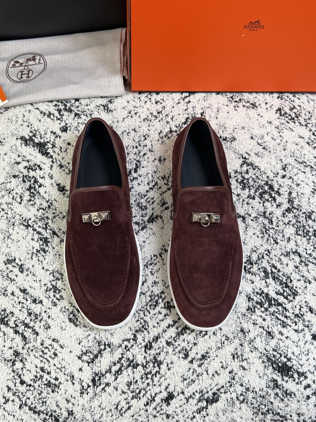 Hermes  高品质  顶级工艺品  爱马仕 专柜同步发售原厂配置，意大利进口原版牛皮面料，高品质拼接工艺，全进口水染
