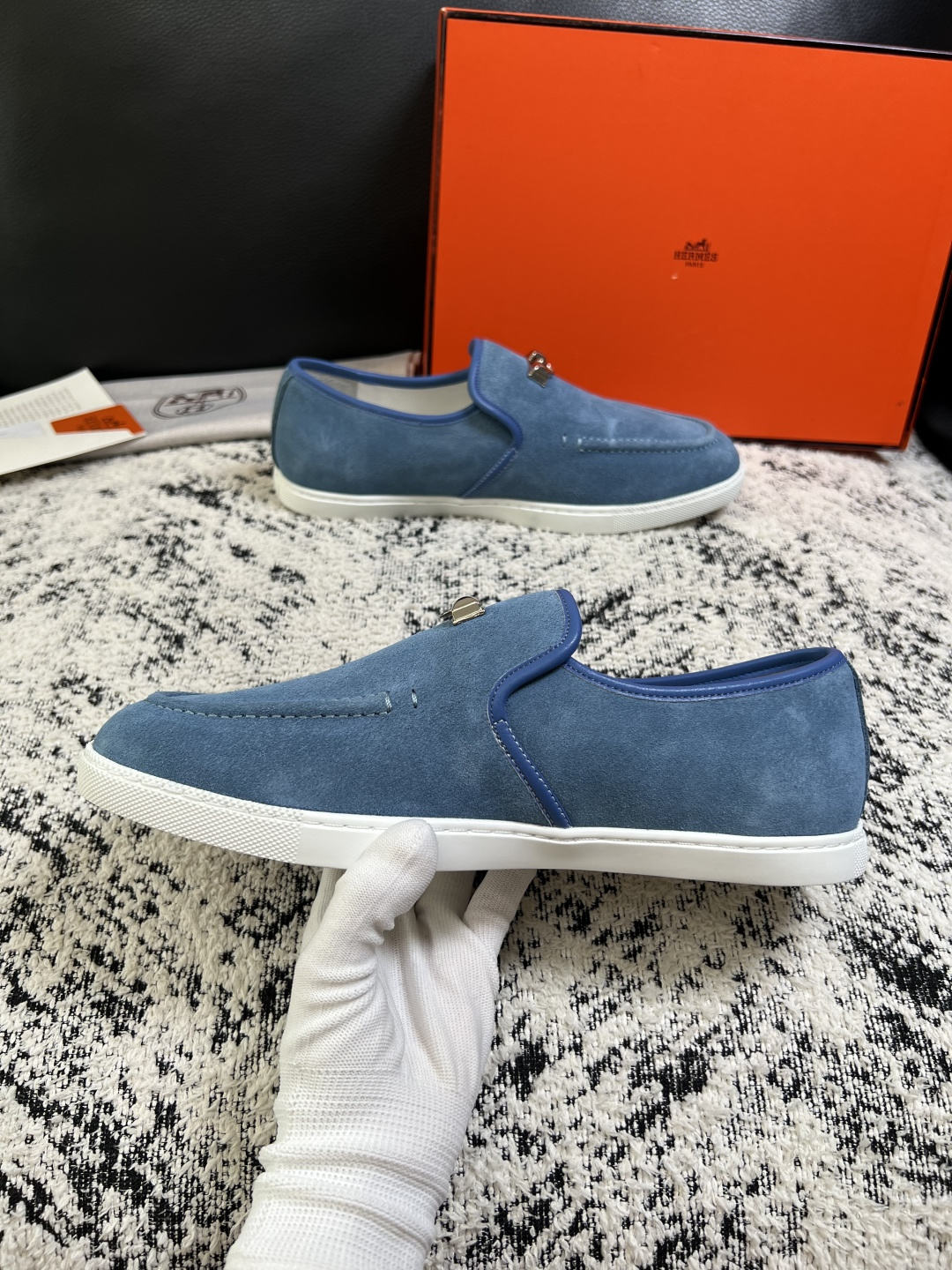Hermes  高品质  顶级工艺品  爱马仕 专柜同步发售原厂配置，意大利进口原版牛皮面料，高品质拼接工艺，全进口水染