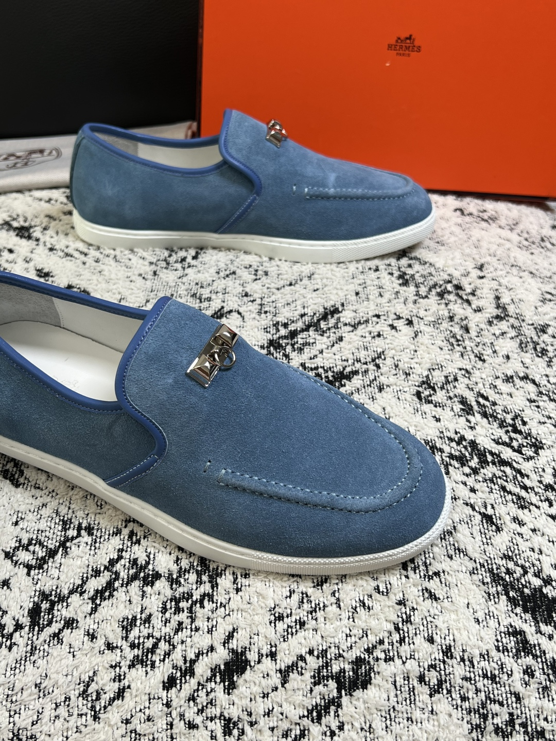 Hermes  高品质  顶级工艺品  爱马仕 专柜同步发售原厂配置，意大利进口原版牛皮面料，高品质拼接工艺，全进口水染