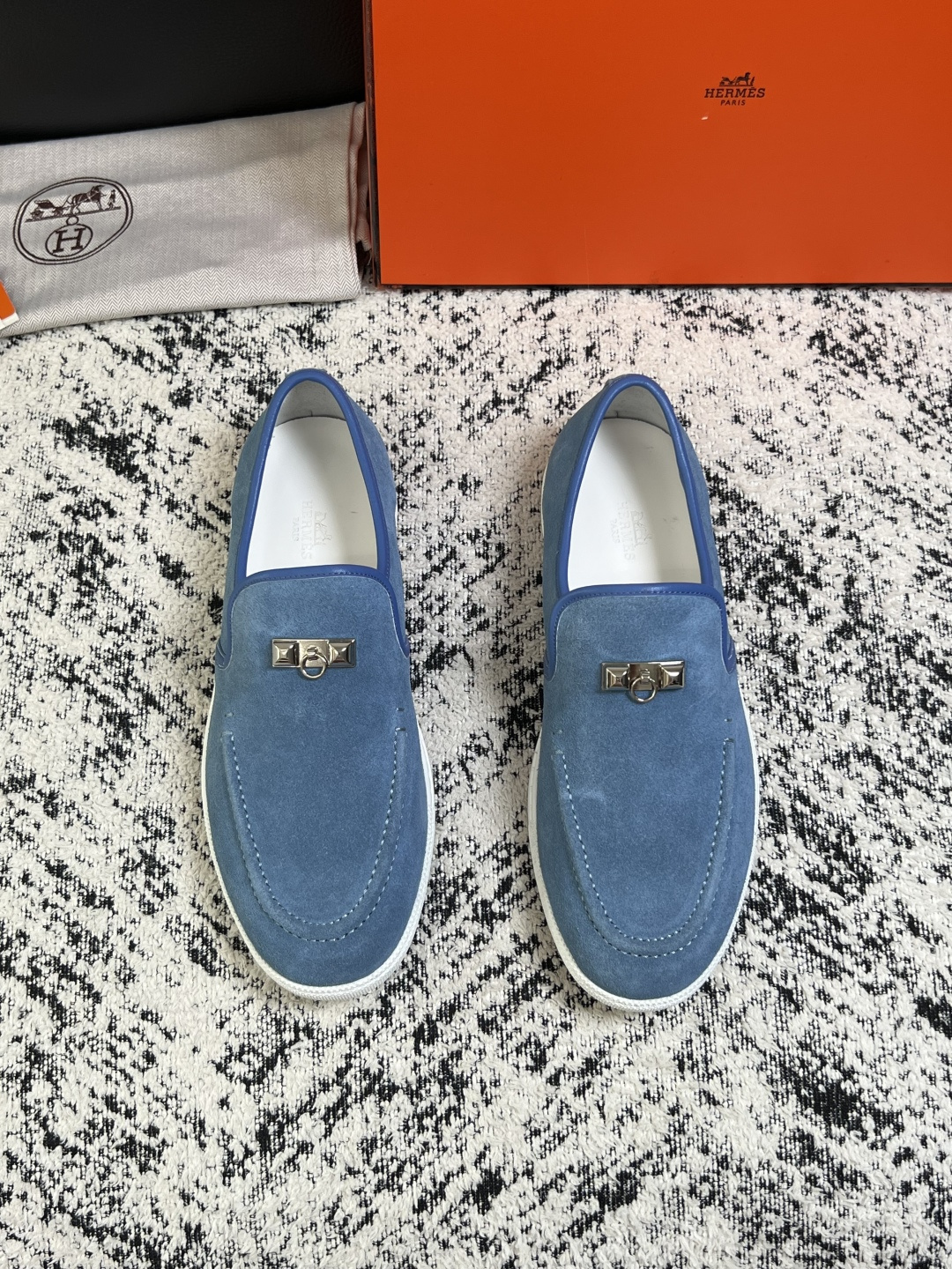 Hermes  高品质  顶级工艺品  爱马仕 专柜同步发售原厂配置，意大利进口原版牛皮面料，高品质拼接工艺，全进口水染