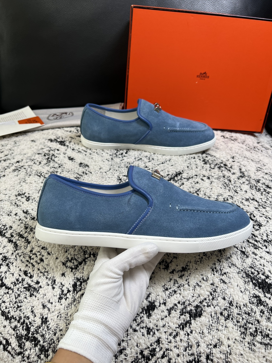 Hermes  高品质  顶级工艺品  爱马仕 专柜同步发售原厂配置，意大利进口原版牛皮面料，高品质拼接工艺，全进口水染