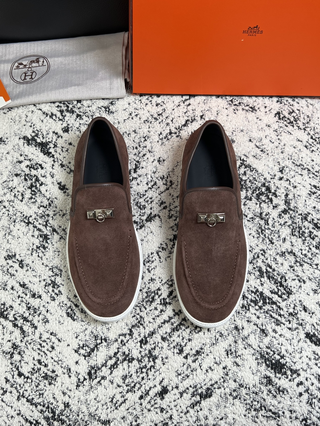 Hermes  高品质  顶级工艺品  爱马仕 专柜同步发售原厂配置，意大利进口原版牛皮面料，高品质拼接工艺，全进口水染